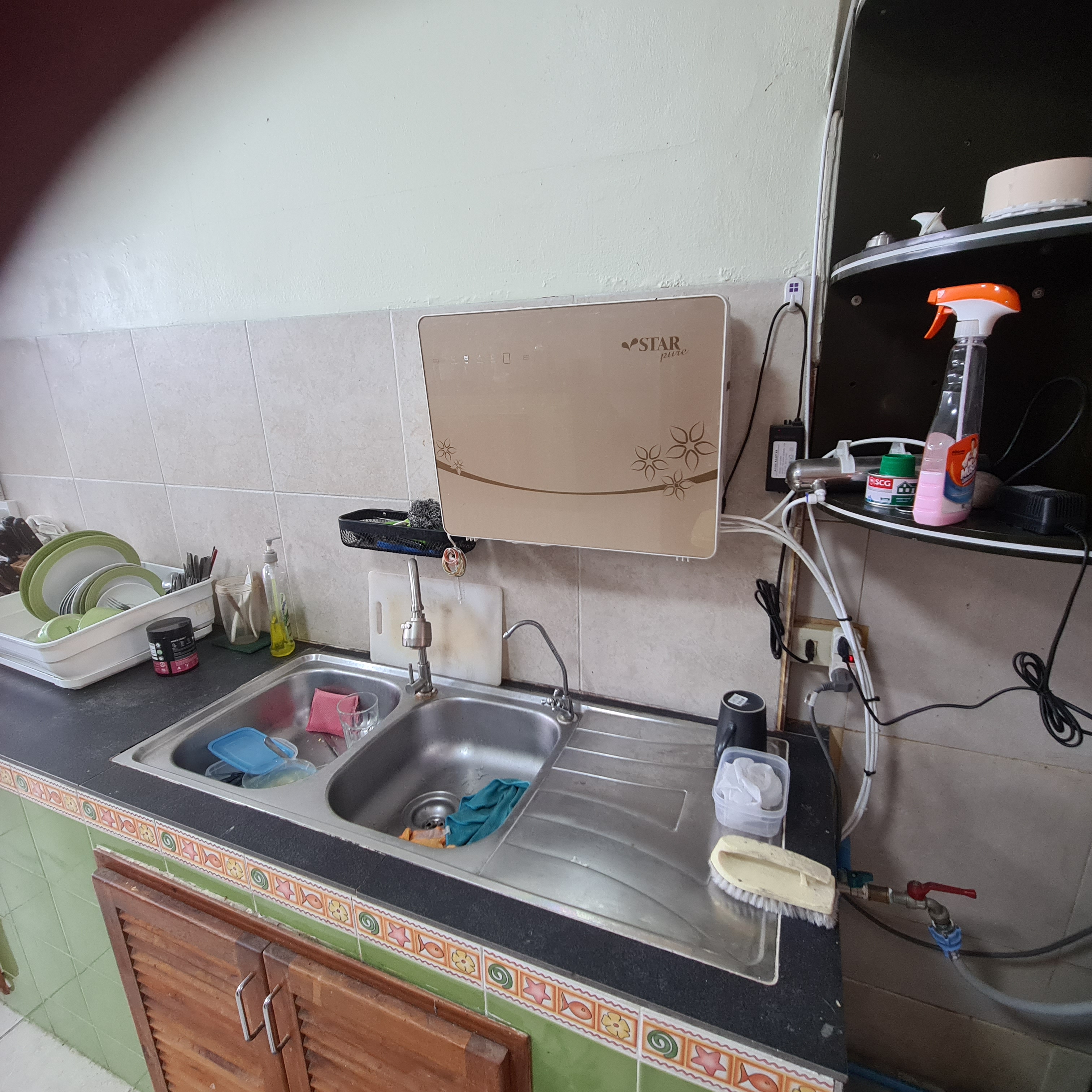 อ่างล้างจานและพื้นที่เตรียมอาหาร